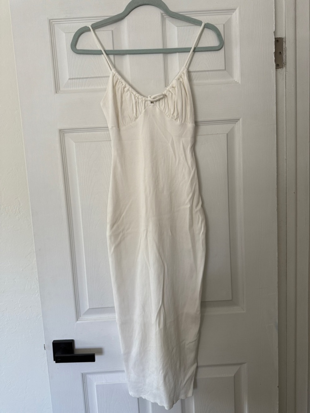 Lulus - White Spaghetti-Strap Ribbed Midi Dress